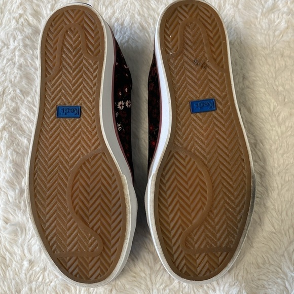 Keds Women's Jump Kick Floral Sneaker - Picture 5 of 13